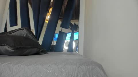Snapshot of sweet_porn_ chatting on 09-20-25, 11:00 Naty online show from 09-20-25, 11:00