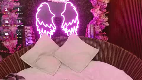 Roxanee online show from 01-17-26, 01:38