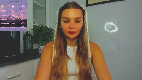 Snapshot of sweet_sabriina chatting on 06-23-26, 06:44 Sabina online show from 06-23-26, 06:44