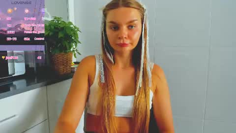 Snapshot of sweet_sabriina chatting on 06-27-26, 12:22 Sabina online show from 06-27-26, 12:22