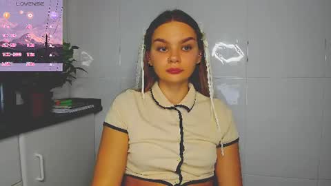 Snapshot of sweet_sabriina chatting on 07-10-26, 07:38 Sabina online show from 07-10-26, 07:38