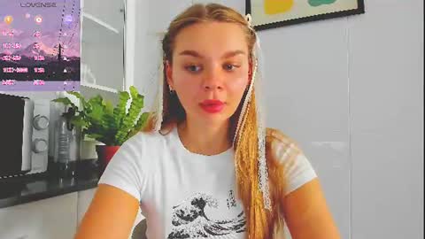 Snapshot of sweet_sabriina chatting on 07-21-26, 06:27 Sabina online show from 07-21-26, 06:27