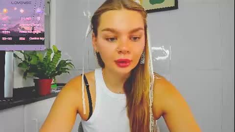 Snapshot of sweet_sabriina chatting on 07-22-26, 06:27 Sabina online show from 07-22-26, 06:27