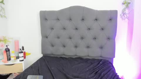 Sammy Lauren online show from 12-31-24, 04:35