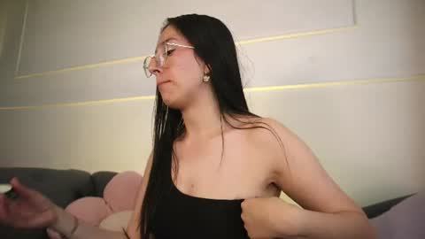 Sammy Lauren online show from 06-19-26, 08:01