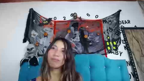 Snapshot of sweet_skylove_ chatting on 10-17-25, 04:09 Adriana online show from 10-17-25, 04:09