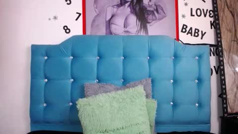 Snapshot of sweet_skylove_ chatting on 11-03-25, 04:19 Adriana online show from 11-03-25, 04:19