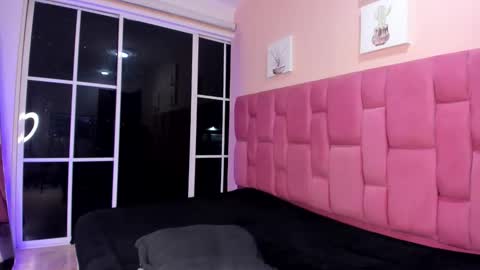 sweet_stacie online show from 12-19-25, 01:01