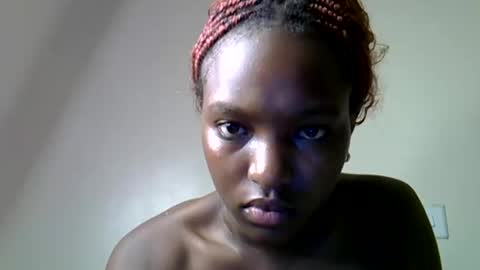 sweet_strawberina online show from 03-31-26, 02:57