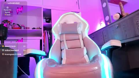 Snapshot of sweet_tiiina chatting on 03-03-25, 12:15 online show from 03-03-25, 12:15