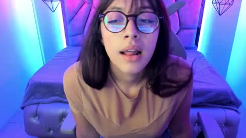 sweet_venus4 online show from 12-17-24, 06:53
