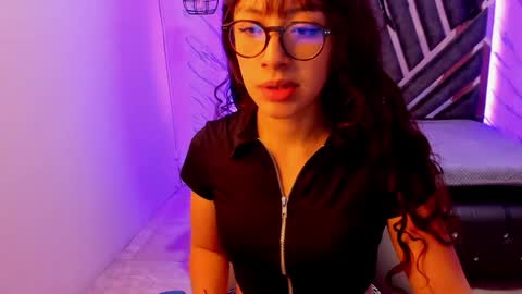 sweet_venus4 online show from 01-04-25, 03:28