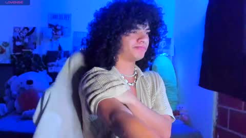 Steven independent model online show from 03-07-25, 11:29