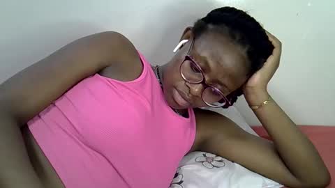 sweet_zarah online show from 04-29-26, 04:16