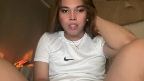 Snapshot of sweetalexa19 chatting on 12-18-24, 06:10 alexa your one and only queen online show from 12-18-24, 06:10