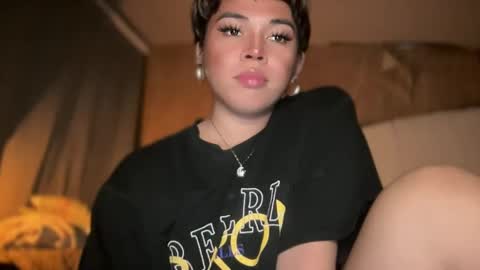 Snapshot of sweetalexa19 chatting on 01-06-25, 01:52 alexa your one and only queen online show from 01-06-25, 01:52