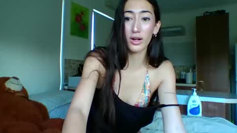 Amelia online show from 05-15-26, 12:50