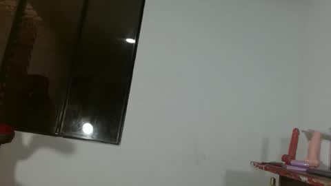 Snapshot of sweetangel2582 chatting on 02-06-25, 01:43 valentina online show from 02-06-25, 01:43