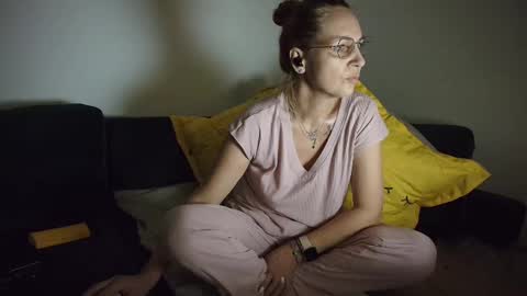 Snapshot of sweetania_ chatting on 03-08-25, 10:45 Ania online show from 03-08-25, 10:45