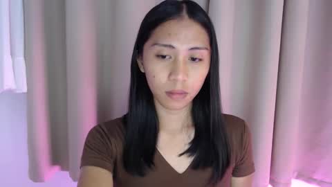 Snapshot of sweetasiancolleen chatting on 05-27-26, 03:42 colleen online show from 05-27-26, 03:42