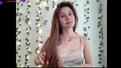 SweetAura0 0  online show from 05-14-26, 11:17