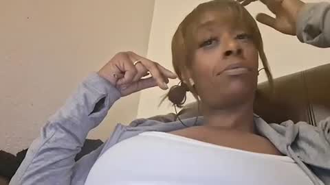 sweetaztee online show from 01-26-25, 03:38