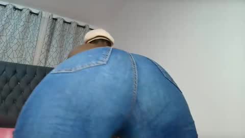 Snapshot of sweetbigass318797 chatting on 06-01-26, 12:01 Sweetbigass online show from 06-01-26, 12:01