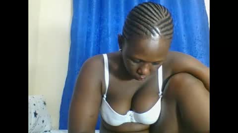 Snapshot of sweetblackgal3 chatting on 05-18-26, 01:35 JECINTAR online show from 05-18-26, 01:35