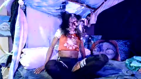 Snapshot of sweetcarimilla83 chatting on 01-09-25, 04:19 Jillian online show from 01-09-25, 04:19