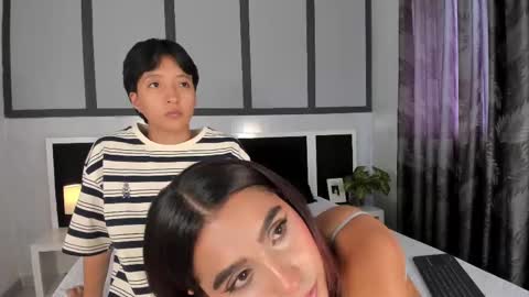 Eva Short hair girl  - Victoria Long red hair online show from 10-13-25, 06:41