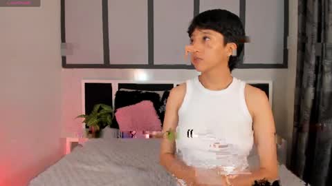 Eva Short hair girl  - Victoria Long red hair online show from 05-05-26, 10:40