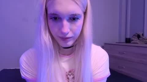 Snapshot of sweetcrystalll chatting on 06-24-26, 10:31 sweetcrystalll online show from 06-24-26, 10:31