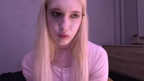 Snapshot of sweetcrystalll chatting on 06-27-26, 08:47 sweetcrystalll online show from 06-27-26, 08:47