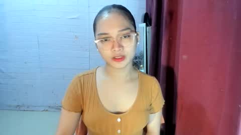 Snapshot of sweetcummer27 chatting on 11-28-25, 06:32 SOPHIA online show from 11-28-25, 06:32
