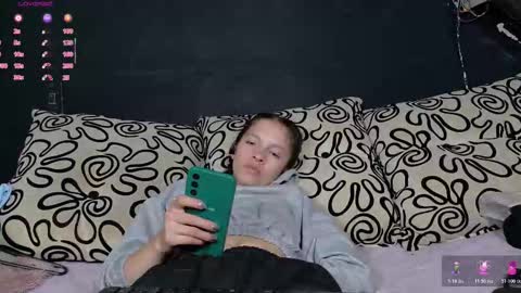 sweetdam12 online show from 11-05-25, 09:04