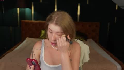 Amelia online show from 09-26-25, 07:12