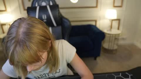 Snapshot of sweetdesiree_ chatting on 07-29-26, 06:17 Amelia online show from 07-29-26, 06:17