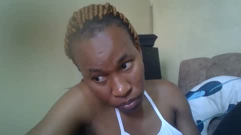 sweetdiva2012 online show from 09-17-25, 06:48