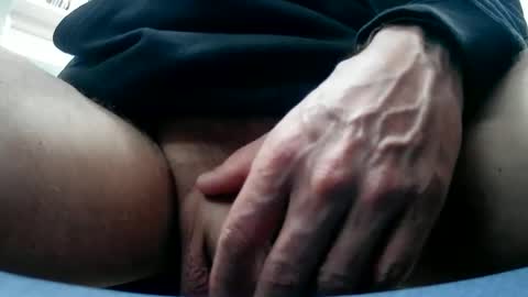Stick around its a grower online show from 05-12-26, 02:58