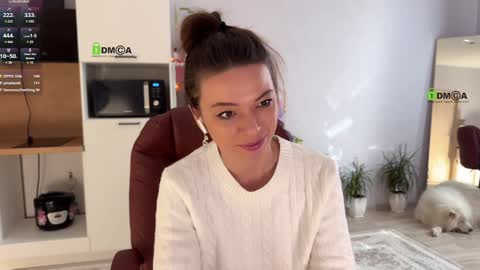 Snapshot of sweetdreamvic chatting on 12-16-24, 10:50 Vicktorious online show from 12-16-24, 10:50