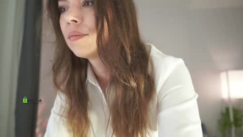 Snapshot of sweetdreamvic chatting on 02-04-25, 04:08 Vicktorious online show from 02-04-25, 04:08