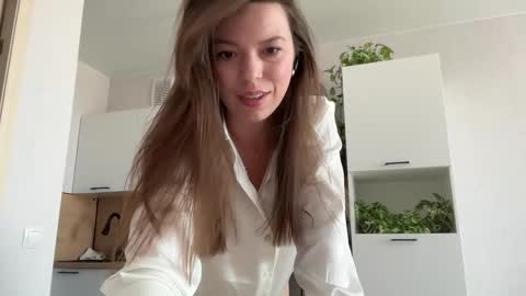 Snapshot of sweetdreamvic chatting on 09-15-25, 11:21 Vicktorious online show from 09-15-25, 11:21