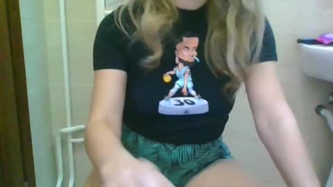 Snapshot of sweetdyzy chatting on 02-16-25, 02:54 Sweet Dyzy online show from 02-16-25, 02:54