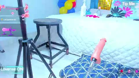 Mia online show from 06-12-26, 01:43