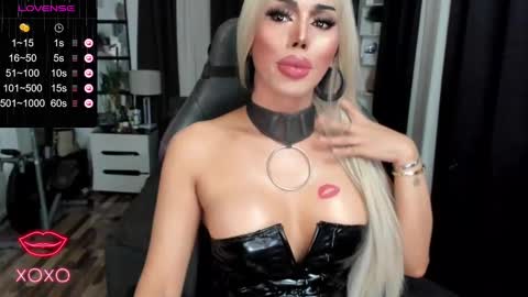 Snapshot of sweetestcandice08 chatting on 12-06-24, 04:25 CANDACE online show from 12-06-24, 04:25