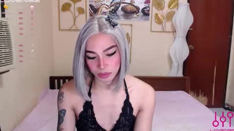 Snapshot of sweeteverdeen chatting on 09-27-25, 04:28 sweetkatniss online show from 09-27-25, 04:28