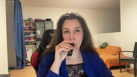 Snapshot of sweetfenomen67 chatting on 05-13-26, 07:11 Joanna online show from 05-13-26, 07:11