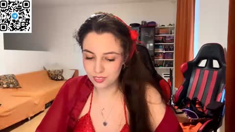 Snapshot of sweetfenomen67 chatting on 06-23-26, 08:56 Joanna online show from 06-23-26, 08:56