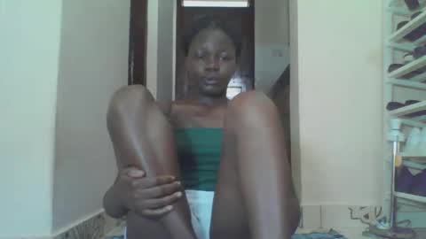 Snapshot of sweetgal2025 chatting on 03-25-26, 06:30 EUNICE online show from 03-25-26, 06:30