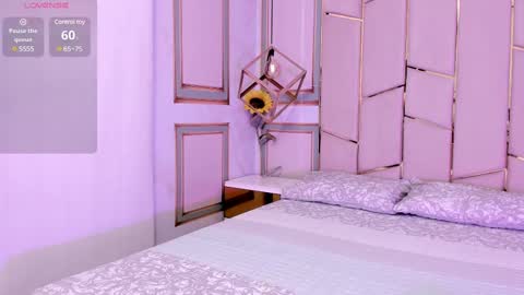 Snapshot of sweetgirl4u_ chatting on 03-12-25, 11:20 MIA online show from 03-12-25, 11:20
